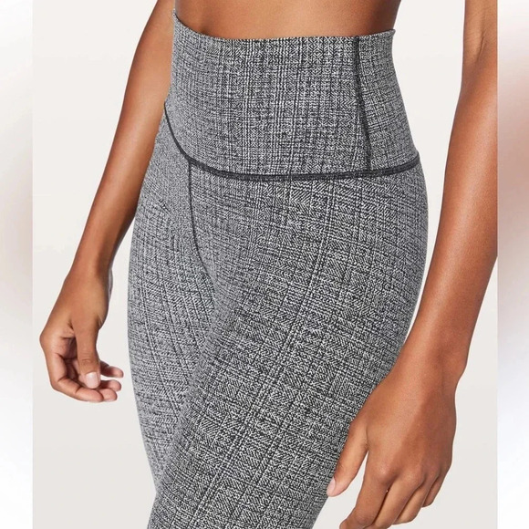 Lululemon Wunder Under Hi-Rise 7/8 Tight in Ritual Jacquard Luon Black - Picture 3 of 8